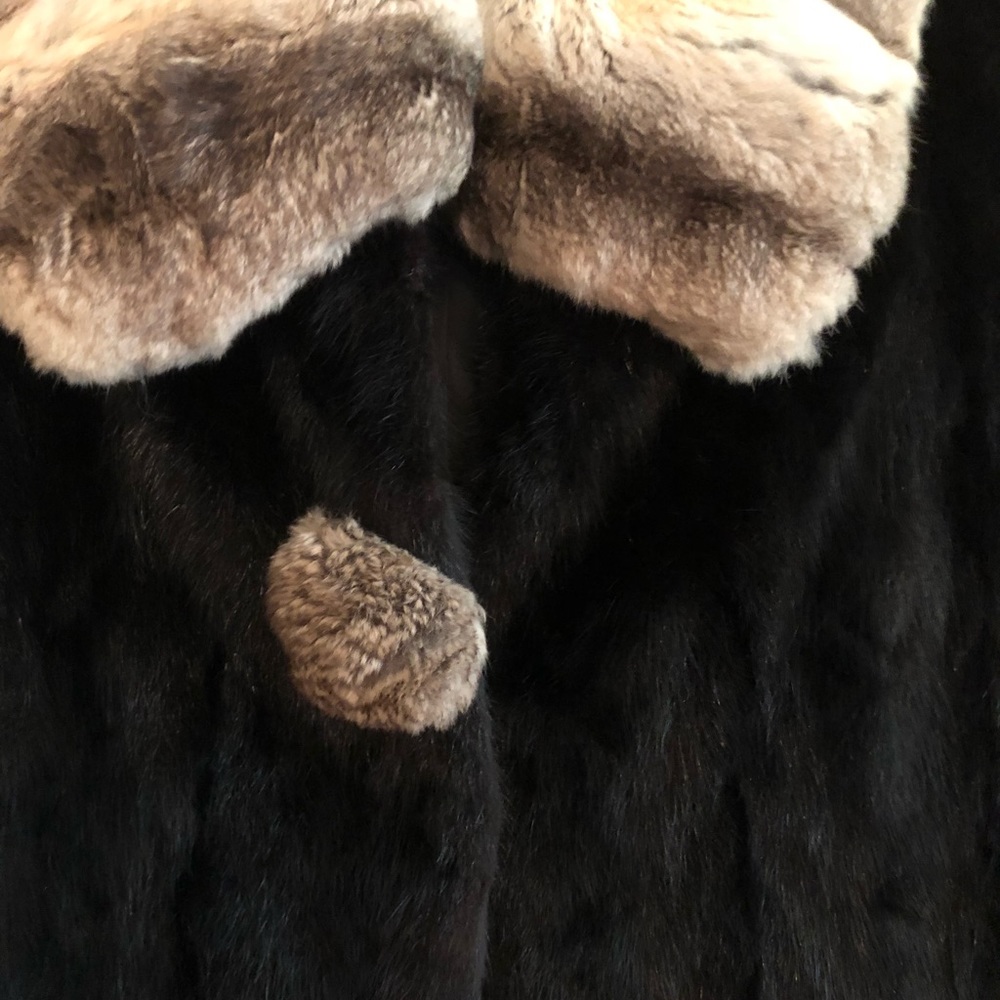 Mink Coat - Picture 3 of 8